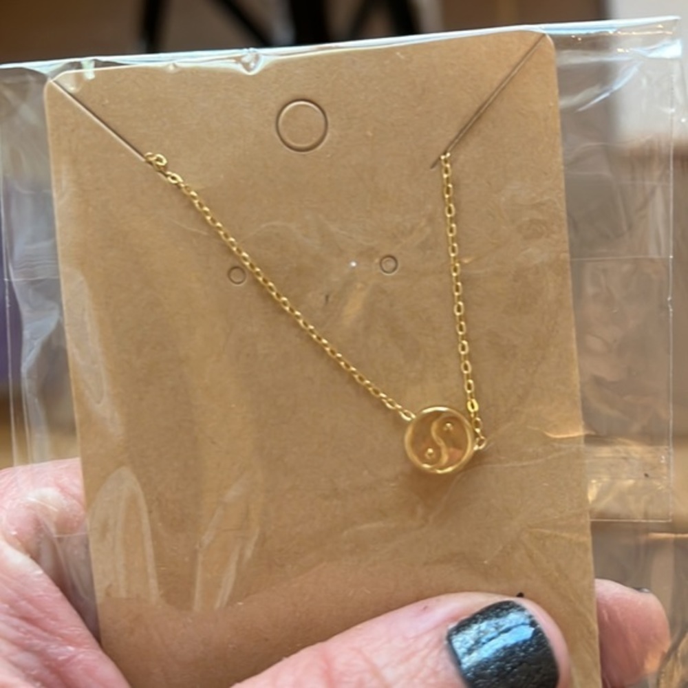 NIB YIN YANG GOLD NECKLACE